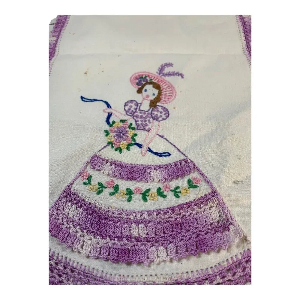 Vintqage Victorian Lady Matching hand embroidered lace edged tea towels READ